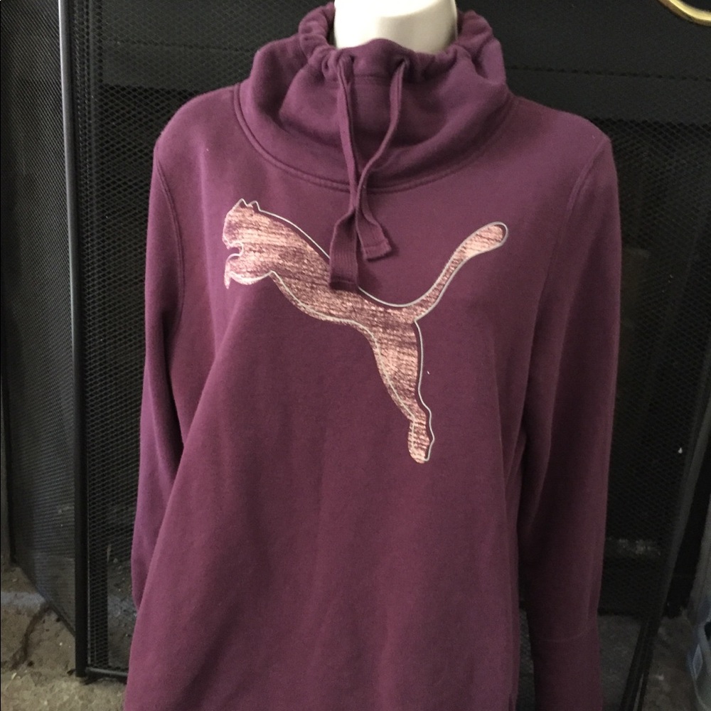 Women’s Puma pullover Purple Sweater Size Large